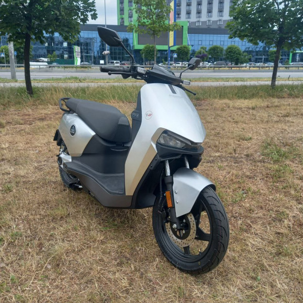 Електроскутер SARKCYBER HC200 Flash Silver